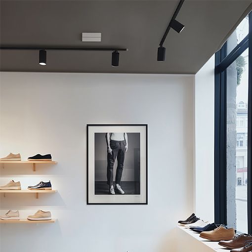 Luminaria para carril trifásico universal, casquillo GU10. Lámparas no incluidas