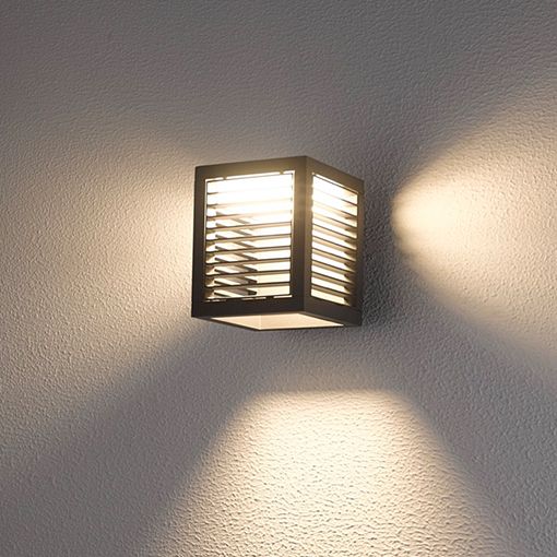 Luces de pared de montaje en superficie para su uso en exterior Fabricados en aluminio y con recubrimiento de pintura polvo