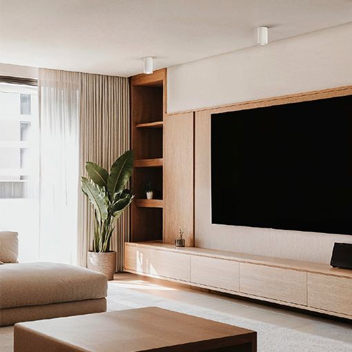 Apliques de montaje en techo que posibilitan instalar lámparas GU10 sin necesidad de perforar.