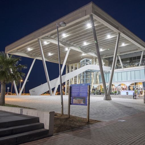 Versión PIR con sensor ajustable de los proyectores led de exterior de reducido perfil