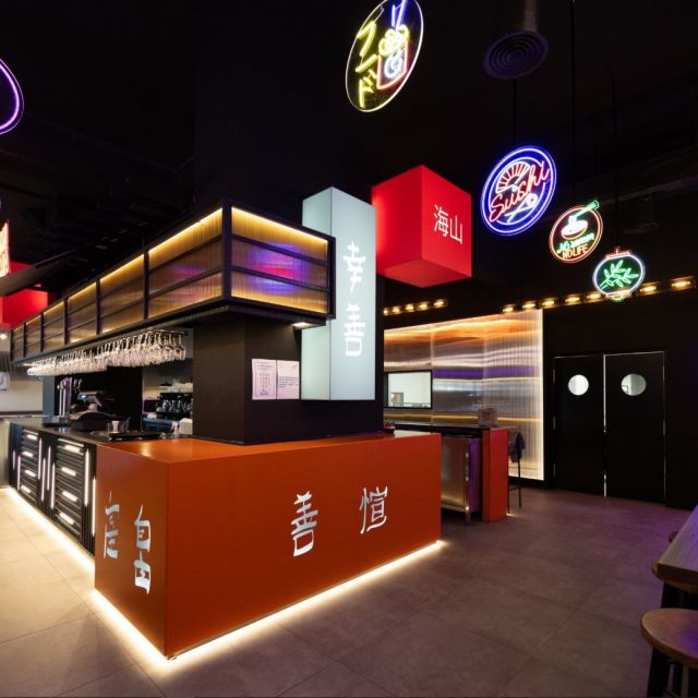 iluminacion led y neones restaurante UmiYama