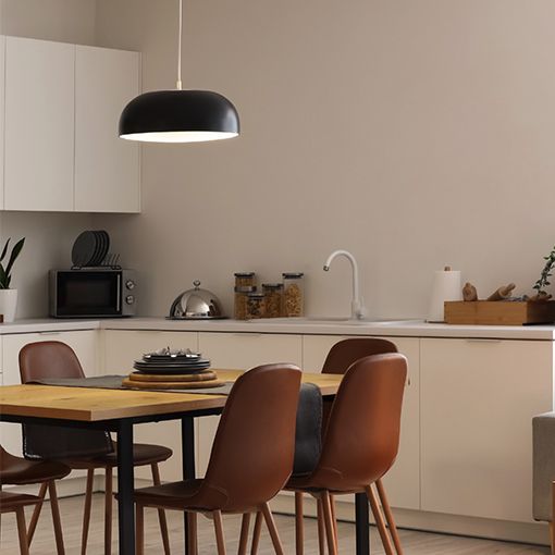 Lámpara led tipo A60 de larga duración y encendido instantáneo con 100% de flujo. Gran reducción de consumo respecto a incandescencia y fluorescencia integrada.