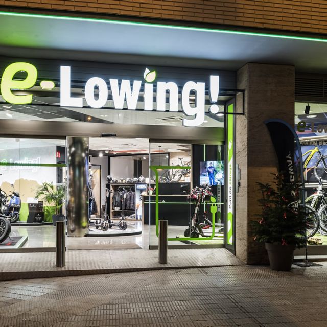 proyecto iluminacion tienda motos electricas