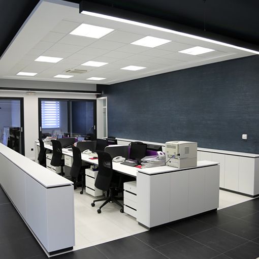 Sistemas de iluminación profesionales para techos modulares y otros, que proporcionan un gran confort visual