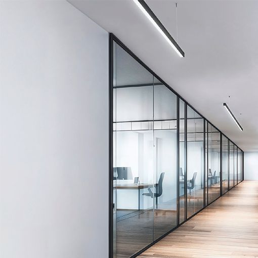 Luminaria lineal de diseño modular y adaptable muy sencilla de instalar en líneas continuas