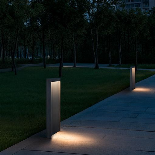 Luminarias de exterior que ofrecen una agradable luz indirecta para uso en exterior.