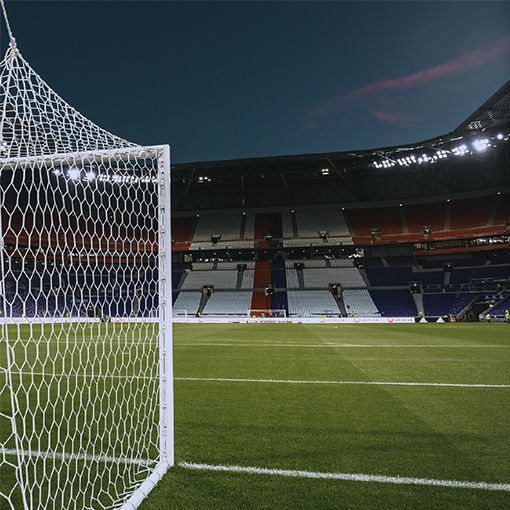 ILC (intelligent lighting control) es un sistema de control inalámbrico de iluminación basado en tecnología Bluetooth Low Energy (BLE) Mesh CASAMBI LR para aplicaciones de instalaciones deportivas