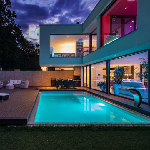 Tira led que integra leds RGB y blanco variable