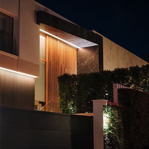 Tira led profesional para montajes en interior y exterior, que se caracteriza por su gran potencia y fiabilidad.