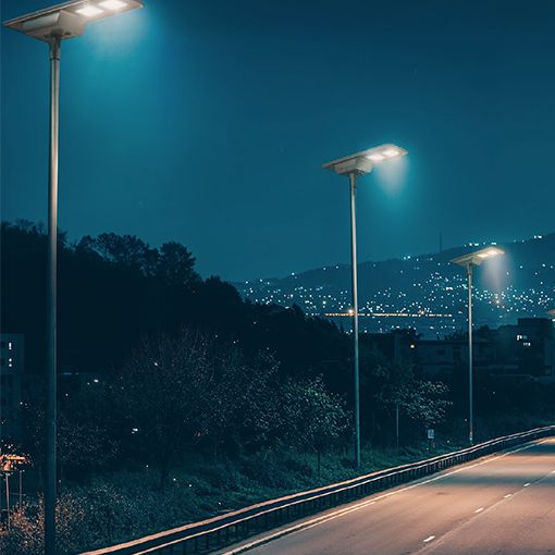 Conjunto solar autónomo all-in-one de alta eficiencia y autonomía.