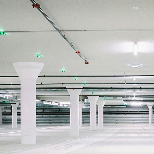 Tubo de tecnología led de alto rendimiento fabricado en vidrio con recubrimiento anti-estallido. Reemplazo rápido, simple y seguro sin recablear.