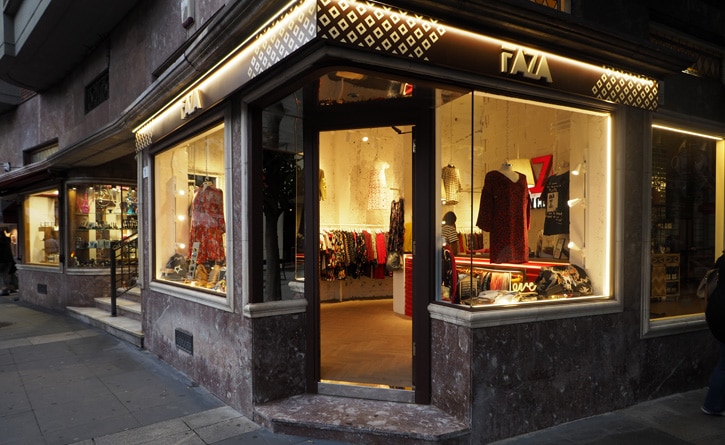 Luminaria Faza Woman Concept