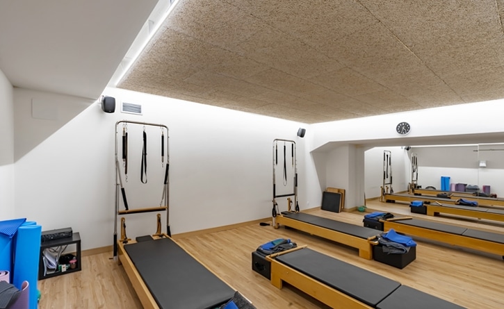 Luminaria en gimnasio Art Fit