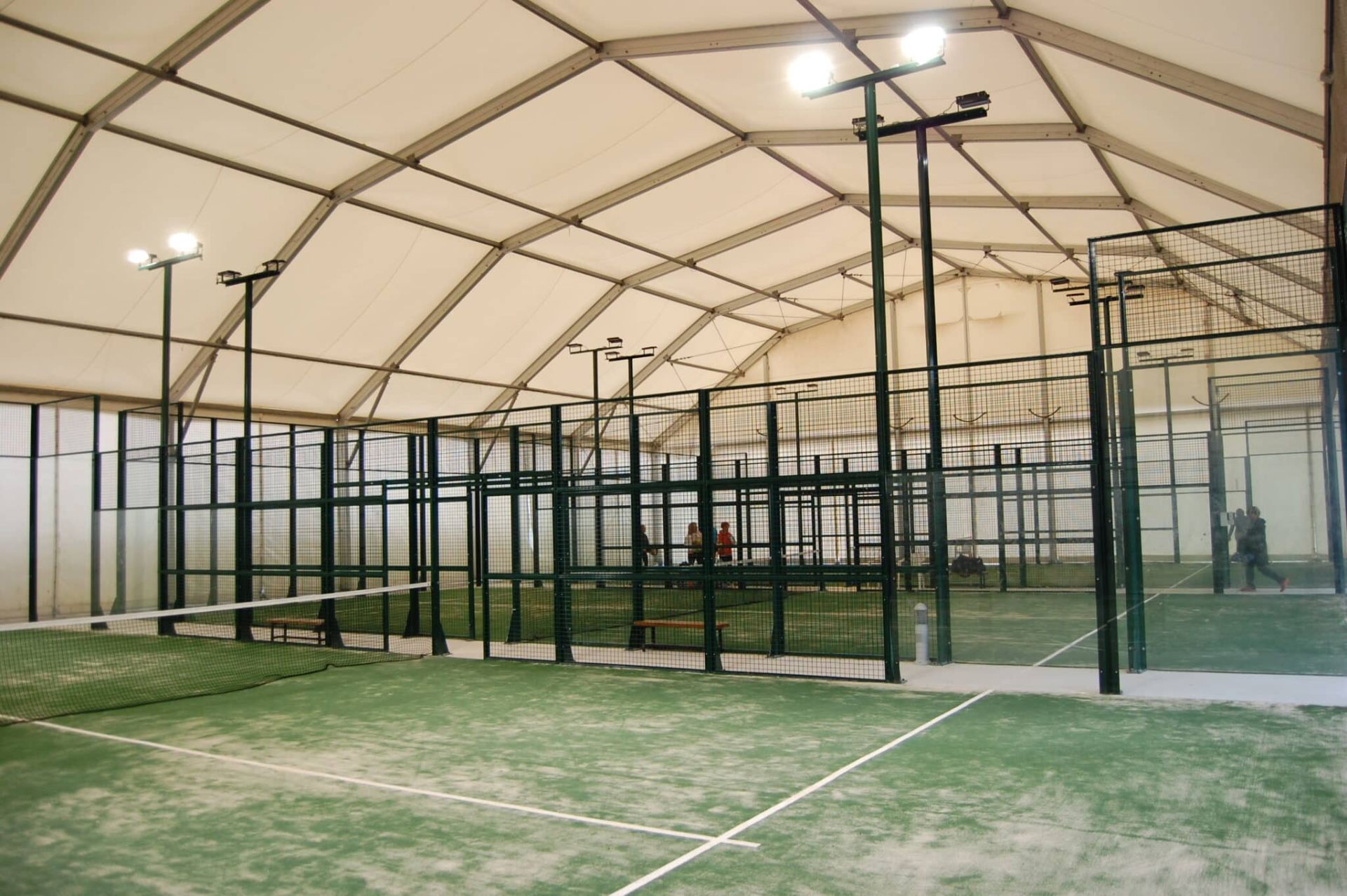 pistas_padel_iluminacion_celer