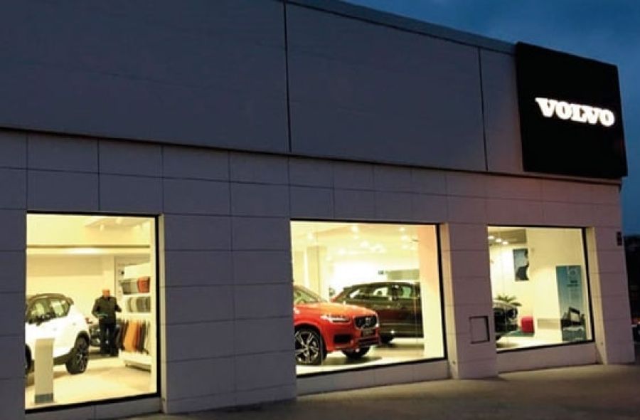 proyecto de iluminacion en concesionario de coches