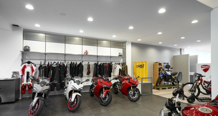 Luminaria para Concesionario Ducati